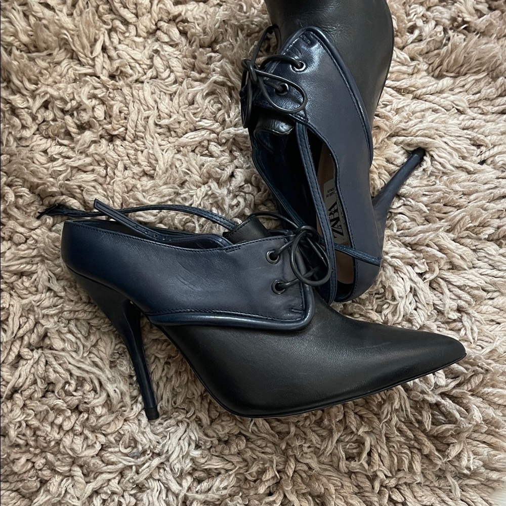 Zara Black & blue Lace-Up heels